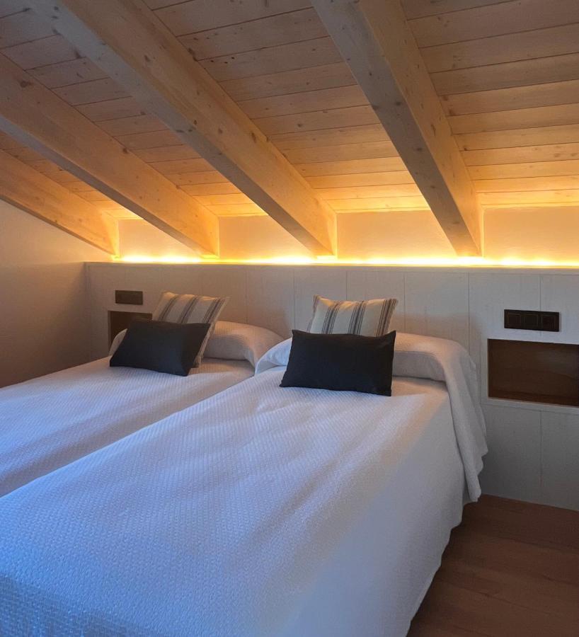 Apartamentos Turisticos: Tu Casa En Sahun Eksteriør bilde